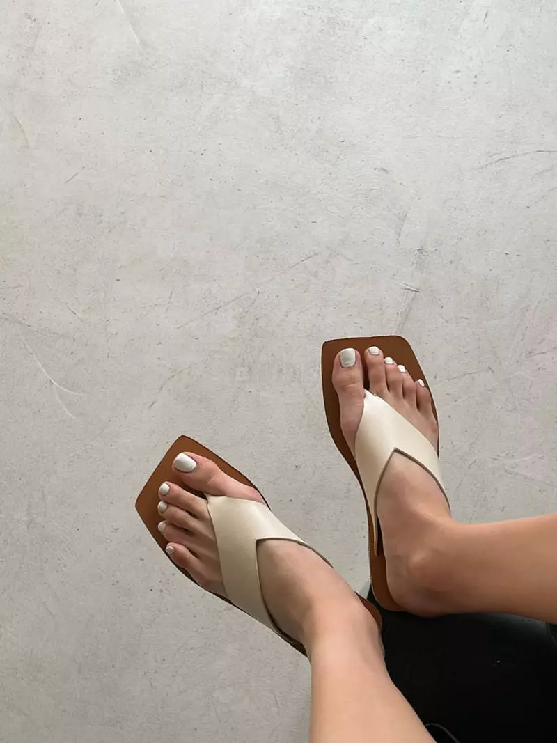 Cooing - Korean Women Fashion - #momslook - cr0109 Flip-Flops - 2