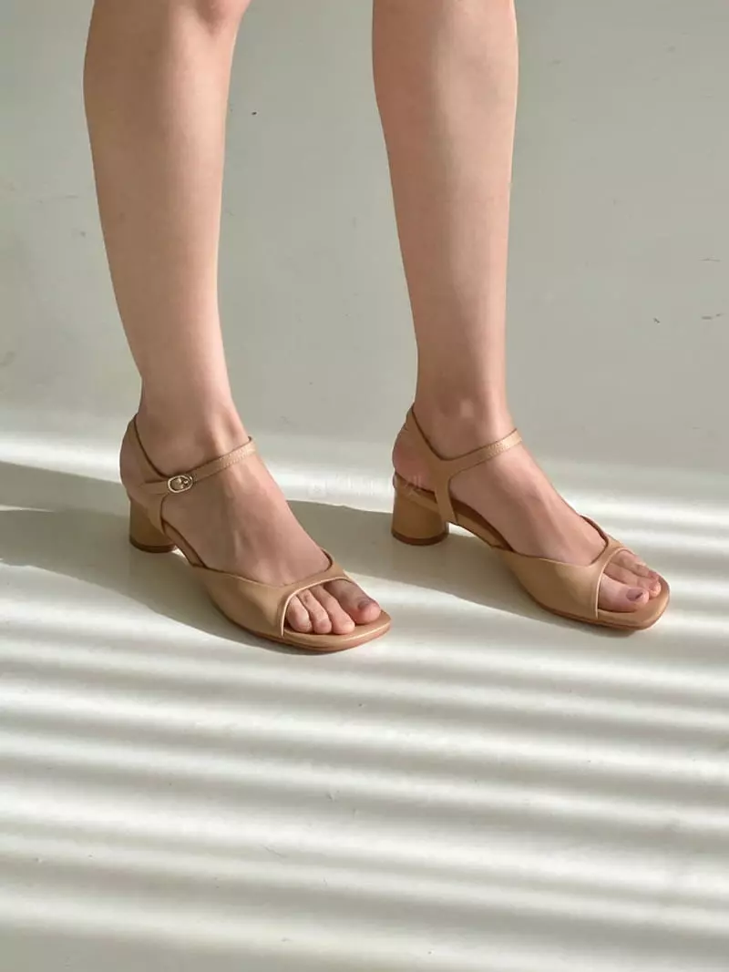 Cooing - Korean Women Fashion - #momslook - bi1040 Sandals