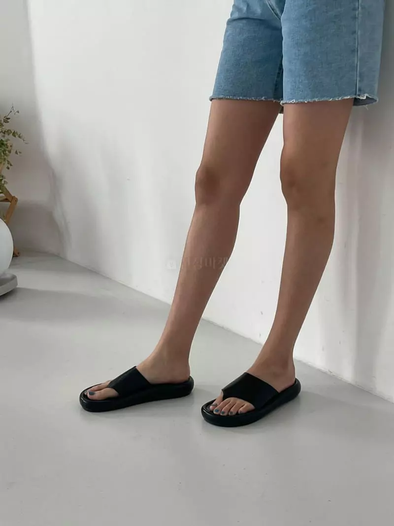 Cooing - Korean Women Fashion - #momslook - A6128 Flip-Flops Slipper - 2