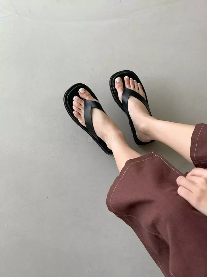 Cooing - Korean Women Fashion - #momslook - W2081 Flip-Flops - 3
