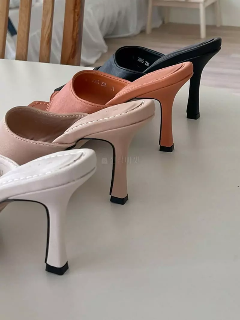 Cooing - Korean Women Fashion - #momslook - w2065 Flip-Flops Heel - 2
