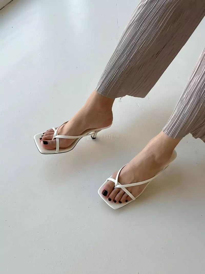 Cooing - Korean Women Fashion - #momslook - u8082 Flip-Flops Heel