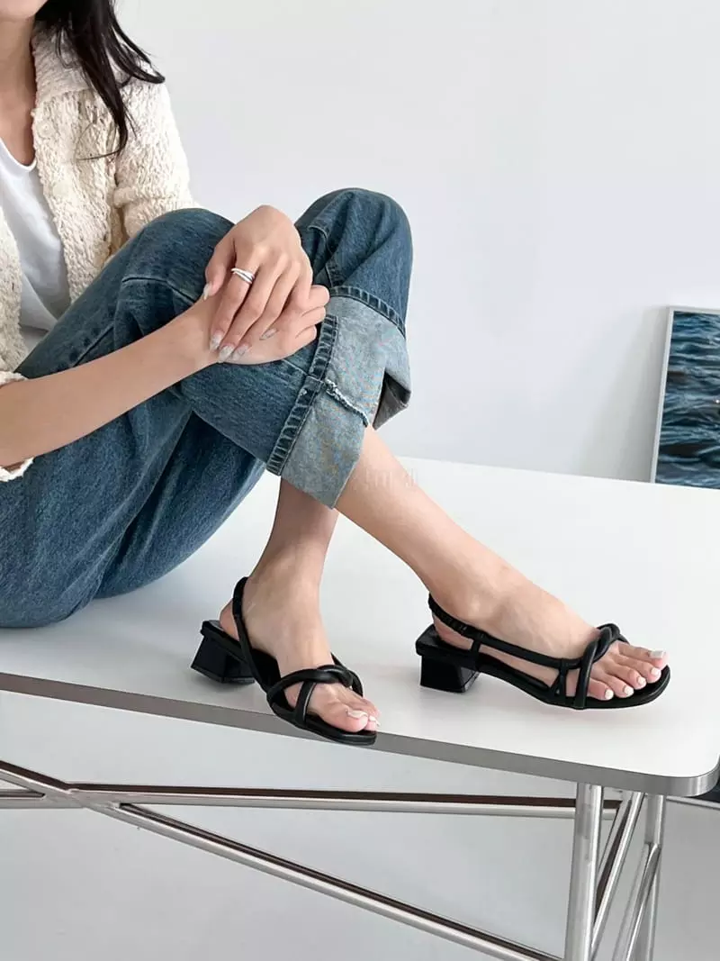 Cooing - Korean Women Fashion - #vintagekidsstyle - bi1100 Sandals - 4
