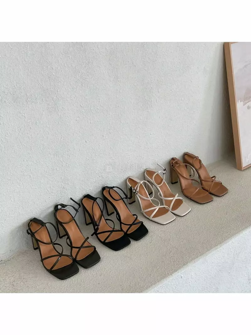 Cooing - Korean Women Fashion - #restrostyle - A6042 Sandals Heel