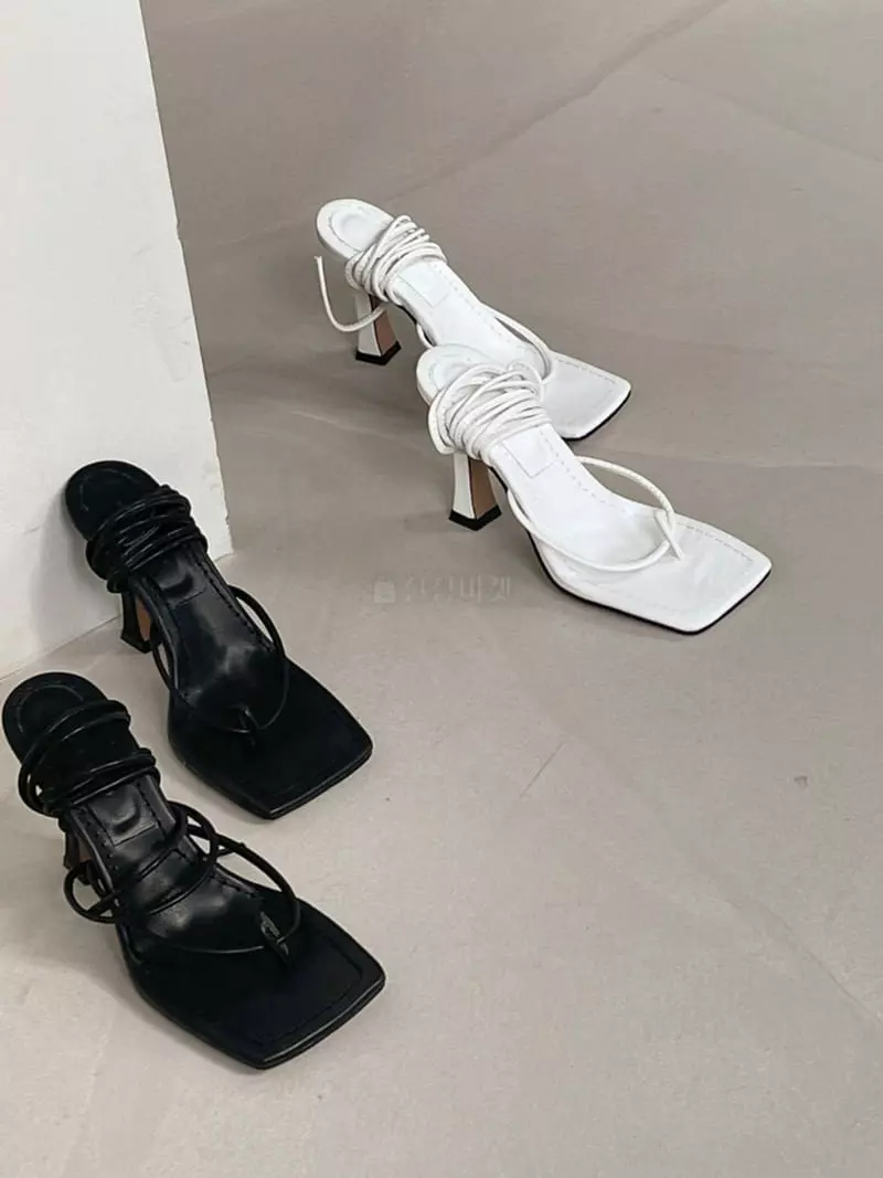 Cooing - Korean Women Fashion - #restrostyle - w2052 Flip-Flops Heel - 3