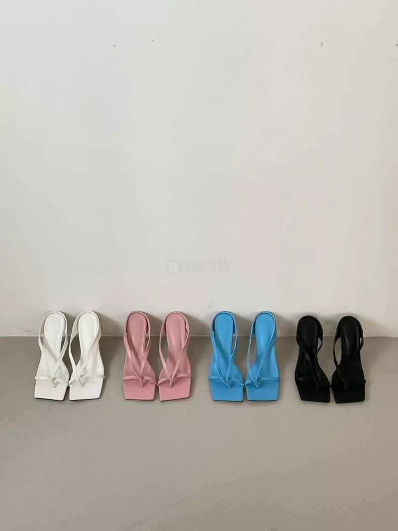 Cooing - Korean Women Fashion - #restrostyle - w2051 Flip-Flops Heel - 2