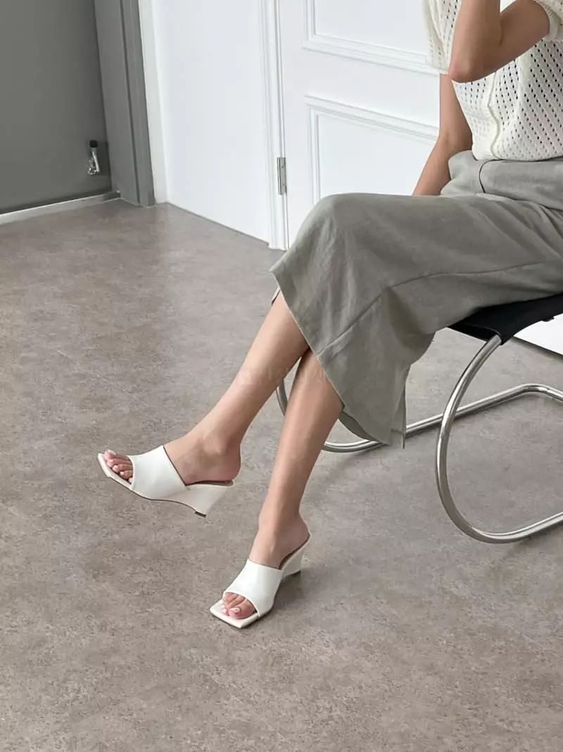 Cooing - Korean Women Fashion - #restrostyle - w2130 Sandals - 2