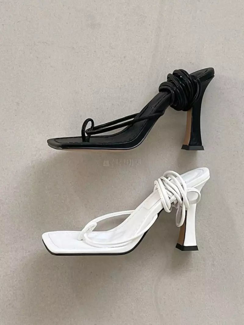 Cooing - Korean Women Fashion - #restrostyle - w2052 Flip-Flops Heel - 4