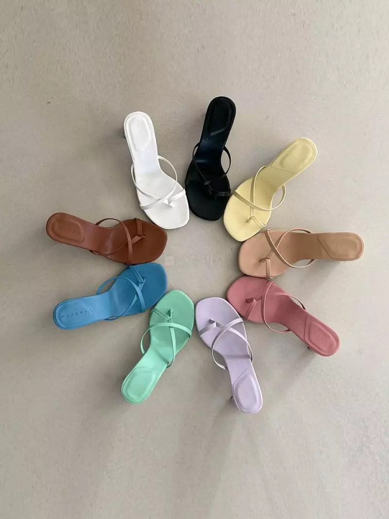Cooing - Korean Women Fashion - #romanticstyle - w2026 Flip-Flops Heel