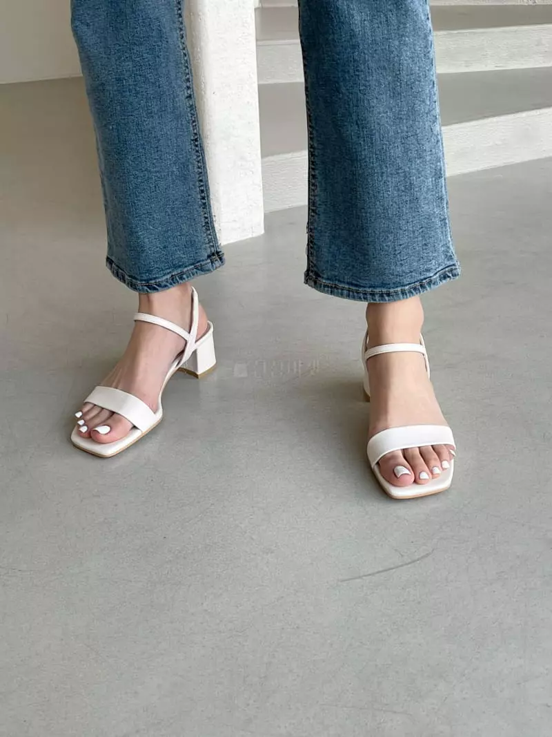 Cooing - Korean Women Fashion - #restrostyle - u5048 Sandals - 4