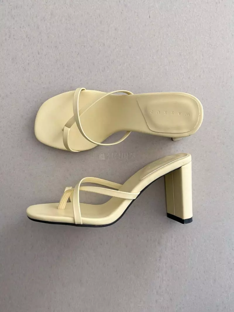 Cooing - Korean Women Fashion - #shopsmall - w2026 Flip-Flops Heel - 2