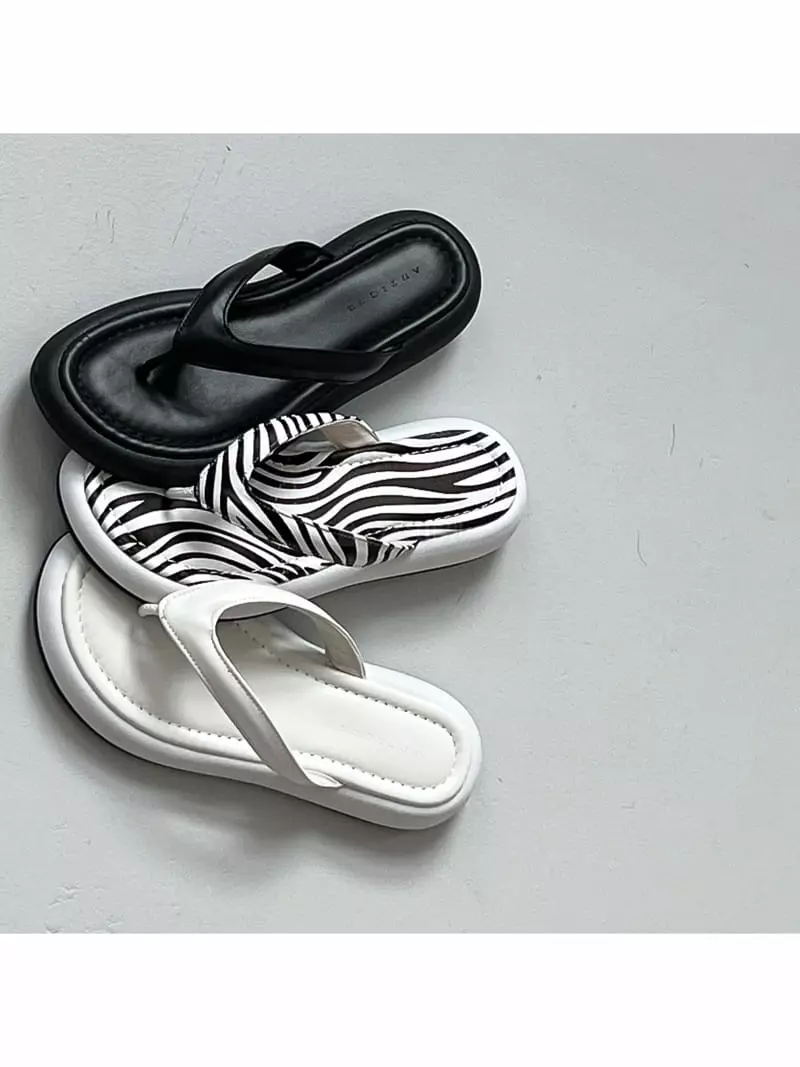 Cooing - Korean Women Fashion - #thatsdarling - A126 Flip-Flops