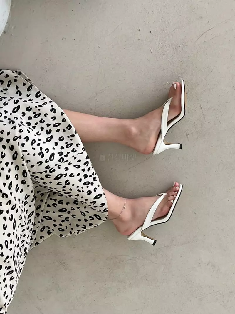 Cooing - Korean Women Fashion - #shopsmall - w2047 Flip-Flops - 4