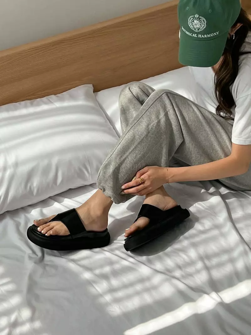 Cooing - Korean Women Fashion - #womensfashion - cr0190 Flip-Flops