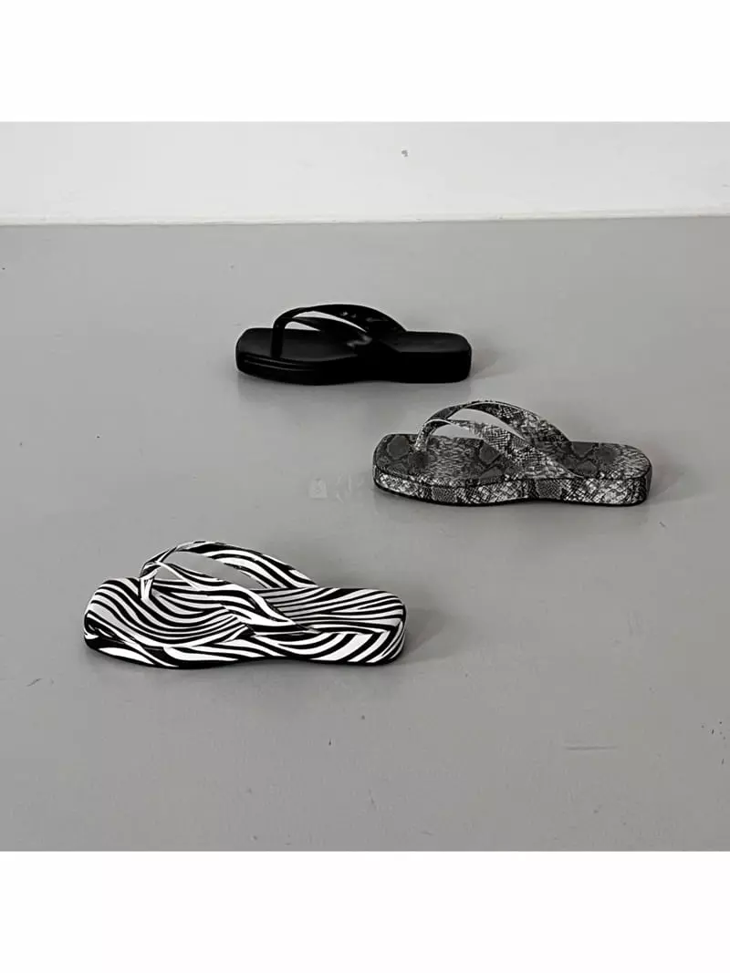 Cooing - Korean Women Fashion - #womensfashion - cr0186 Flip-Flops - 2