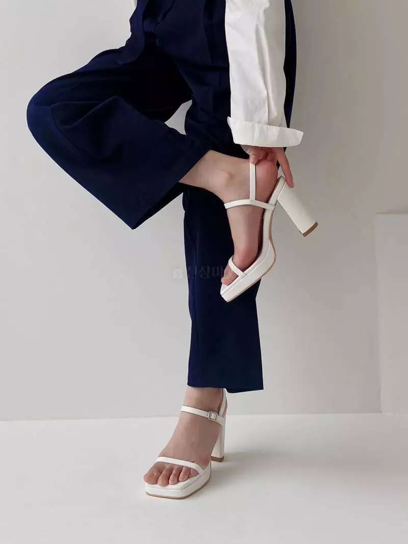 Cooing - Korean Women Fashion - #womensfashion - br7208 Sandals Heel - 2