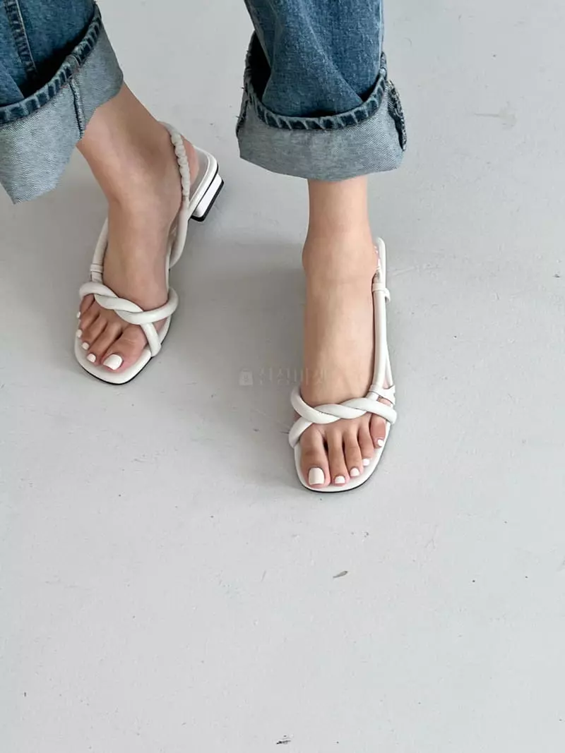 Cooing - Korean Women Fashion - #womensfashion - bi1100 Sandals