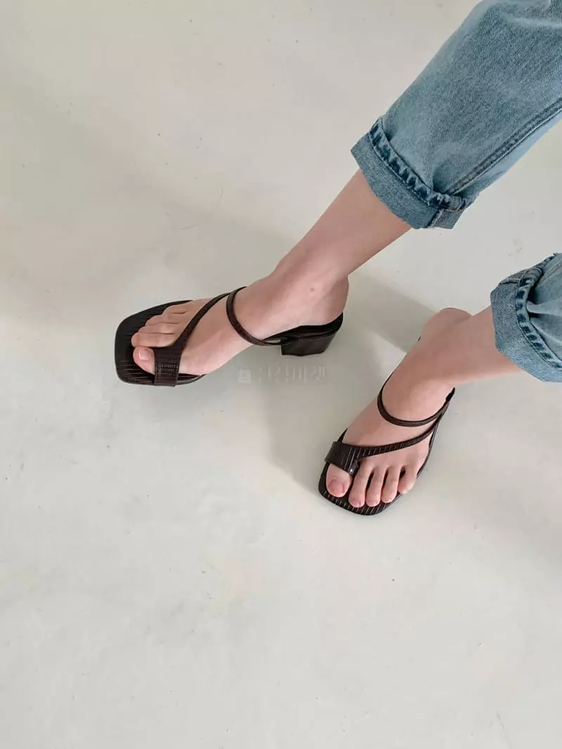 Cooing - Korean Women Fashion - #womensfashion - bi1044 Flip-Flops Slipper Heel - 3