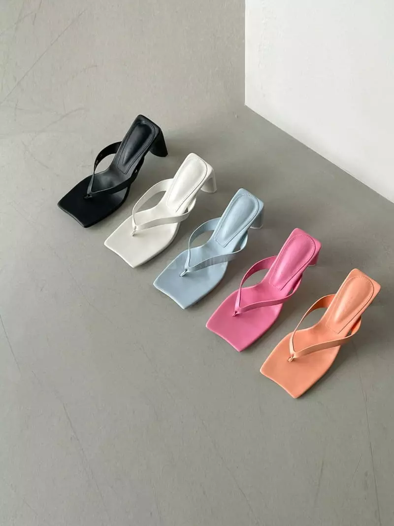 Cooing - Korean Women Fashion - #womensfashion - w2080 Flip-Flops Heel