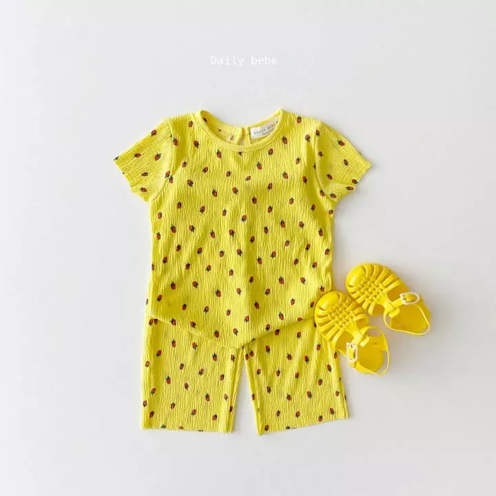 Daily Bebe - Korean Children Fashion - #childofig - Strawberry Pleats Top Bottom Set - 5