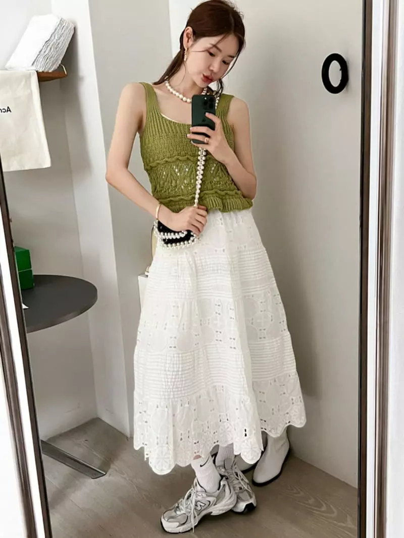 Dailyjud - Korean Women Fashion - #momslook - Knit Crop Sleeveless - 2