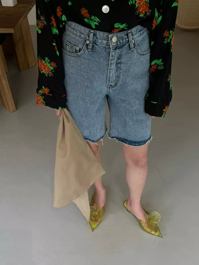 Dailyjud - Korean Women Fashion - #momslook - Tone And Tone Shorts - 3