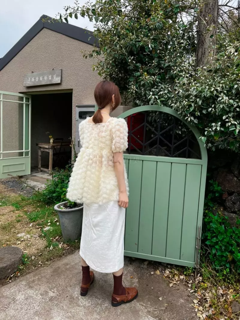 Dailyjud - Korean Women Fashion - #romanticstyle - Rose Square Blouse - 4