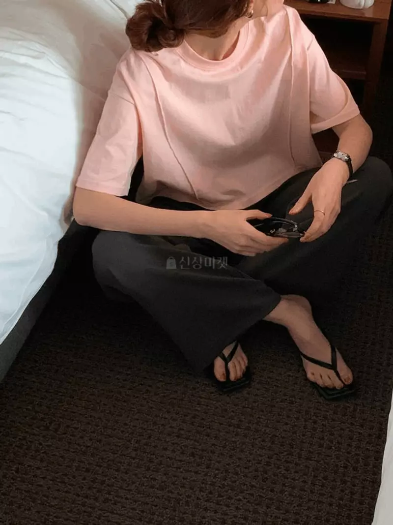 February - Korean Women Fashion - #momslook - Shu Slit Tee - 11