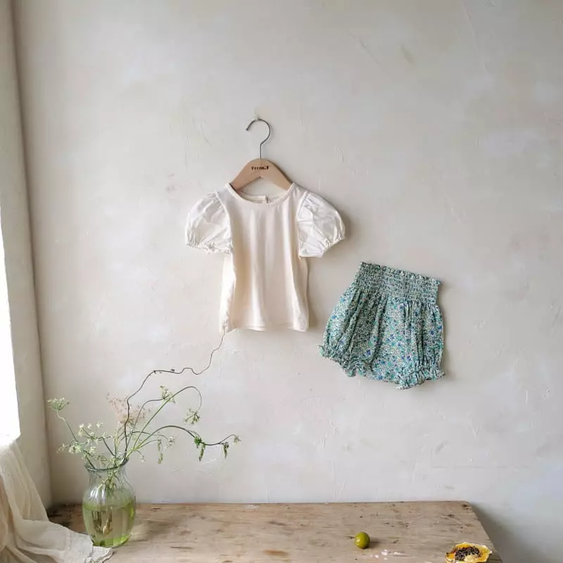 From J - Korean Baby Fashion - #babyboutique - Small Flwoer Smocked To Bottom Set - 5