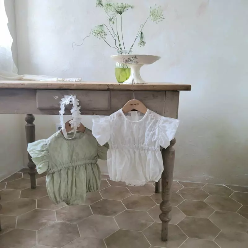 From J - Korean Baby Fashion - #babylifestyle - Magnolia Flower Bodysuit