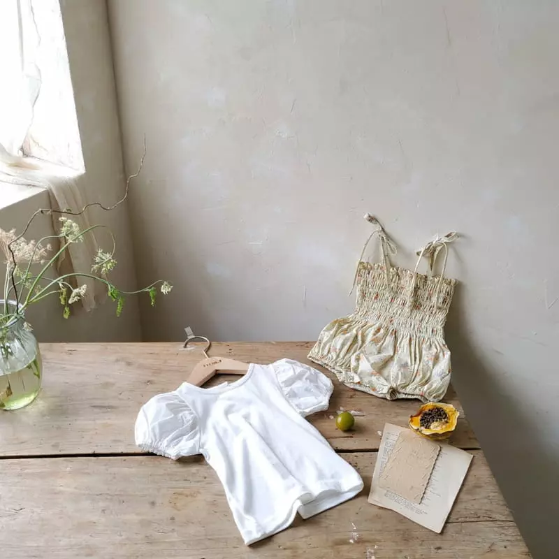 From J - Korean Baby Fashion - #babyoninstagram - Hellen Flower Smocked Bodysuit - 8