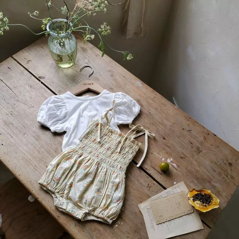 From J - Korean Baby Fashion - #babyoutfit - Hellen Flower Smocked Bodysuit - 11