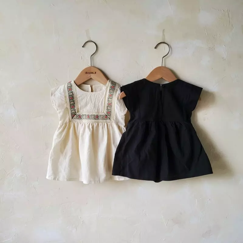 From J - Korean Baby Fashion - #babyoutfit - Esnic Embroidery Bodysuit - 9