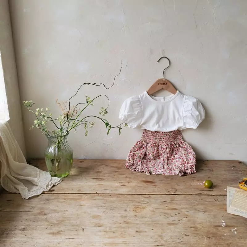 From J - Korean Baby Fashion - #onlinebabyboutique - Small Flwoer Smocked To Bottom Set - 2