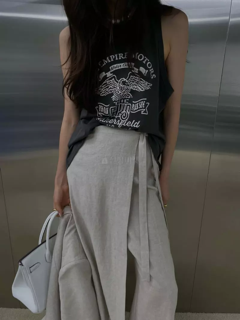 Gentlewoman - Korean Women Fashion - #momslook - Moter Sleeveless - 4