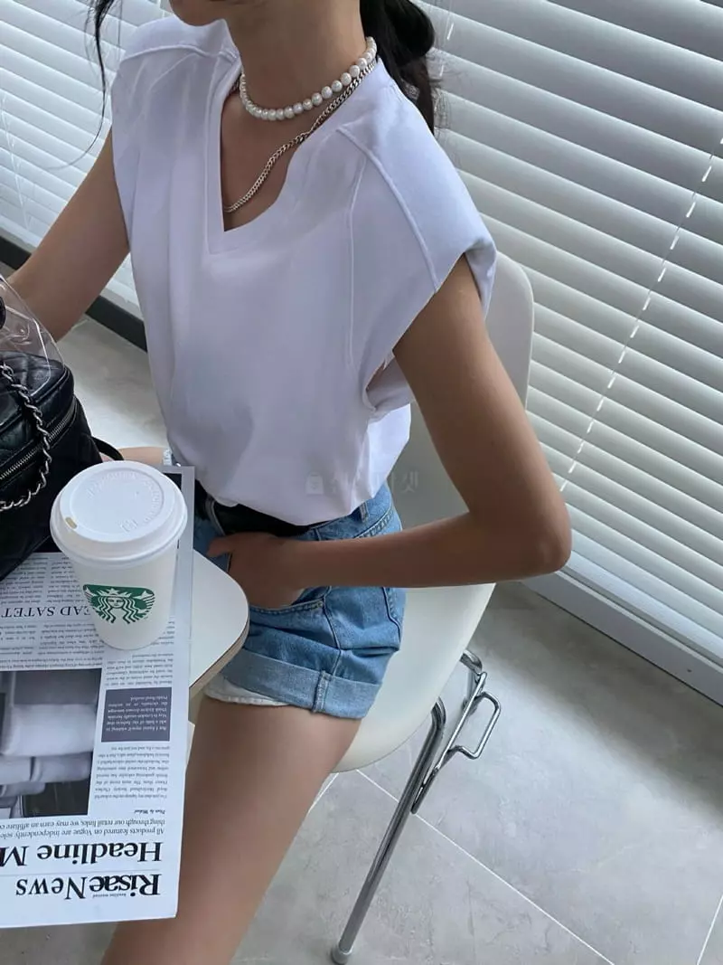 Gentlewoman - Korean Women Fashion - #momslook - Pad Sleeveless - 3