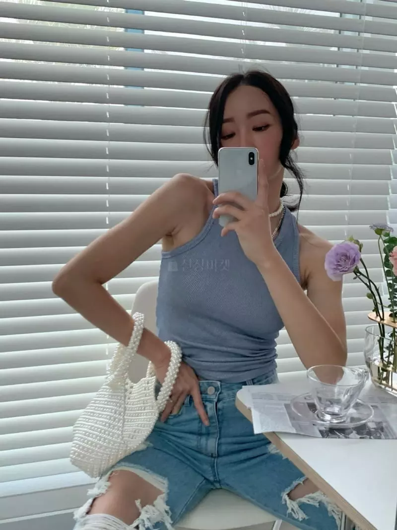 Gentlewoman - Korean Women Fashion - #womensfashion - Two Tone Sleeveless - 4