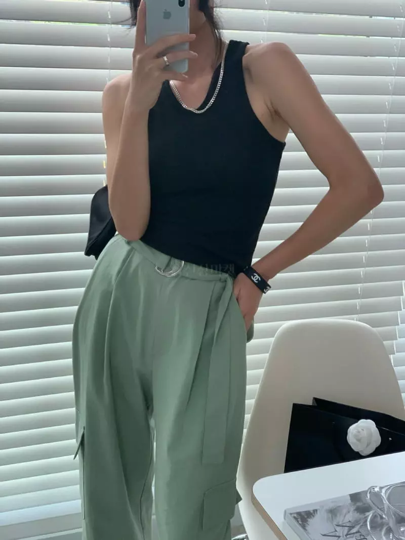 Gentlewoman - Korean Women Fashion - #thelittlethings - Two Tone Sleeveless