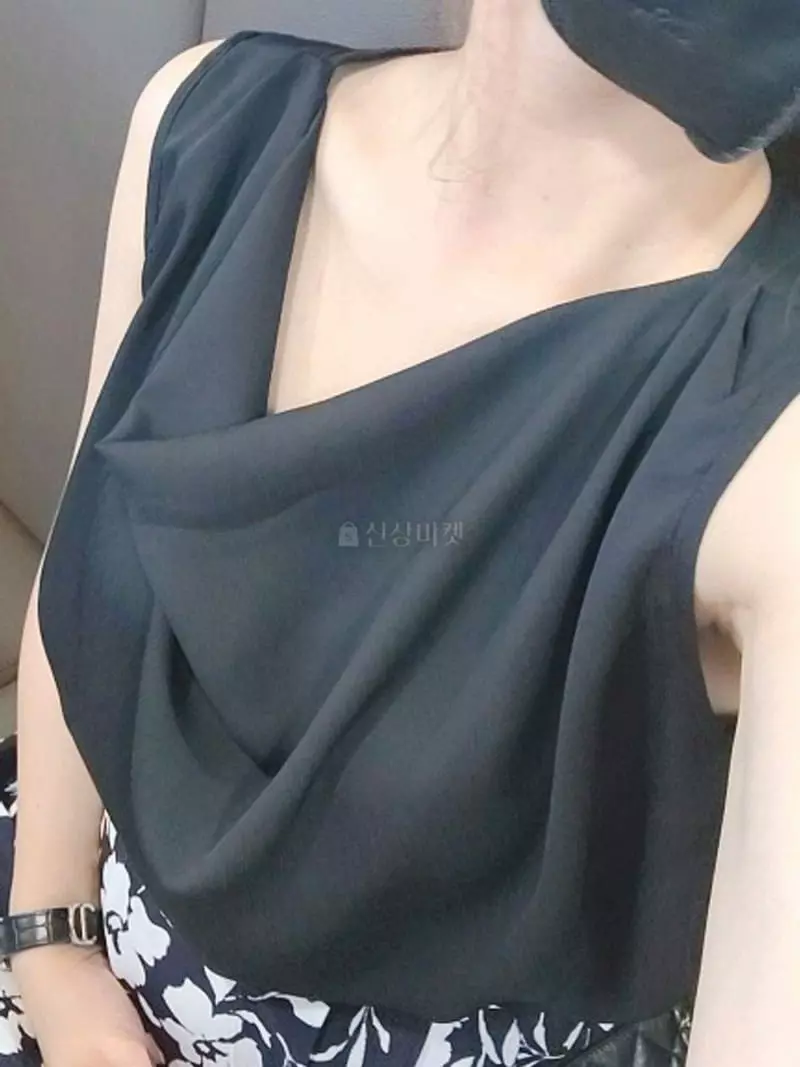 Gratia - Korean Women Fashion - #momslook - Hera Sleeveless Blouse - 2