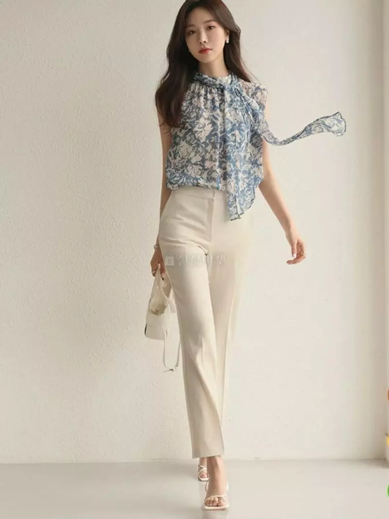 Gratia - Korean Women Fashion - #restrostyle - Mijou Blouse - 2