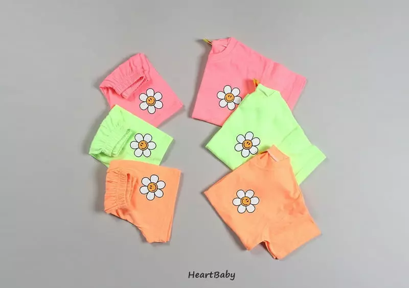 Heart Baby - Korean Children Fashion - #designkidswear - Neon Daisy Box Top Bottom Set - 4