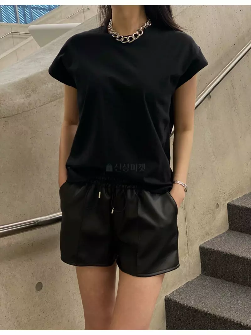 Howl - Korean Women Fashion - #momslook - Livde Silket Tee