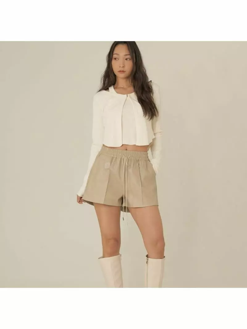 Howl - Korean Women Fashion - #momslook - Leatshirt Pintuck Shorts - 2
