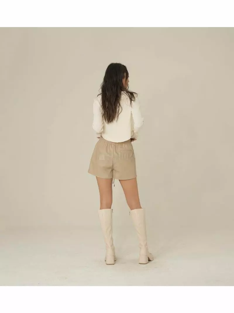 Howl - Korean Women Fashion - #momslook - Leatshirt Pintuck Shorts - 3