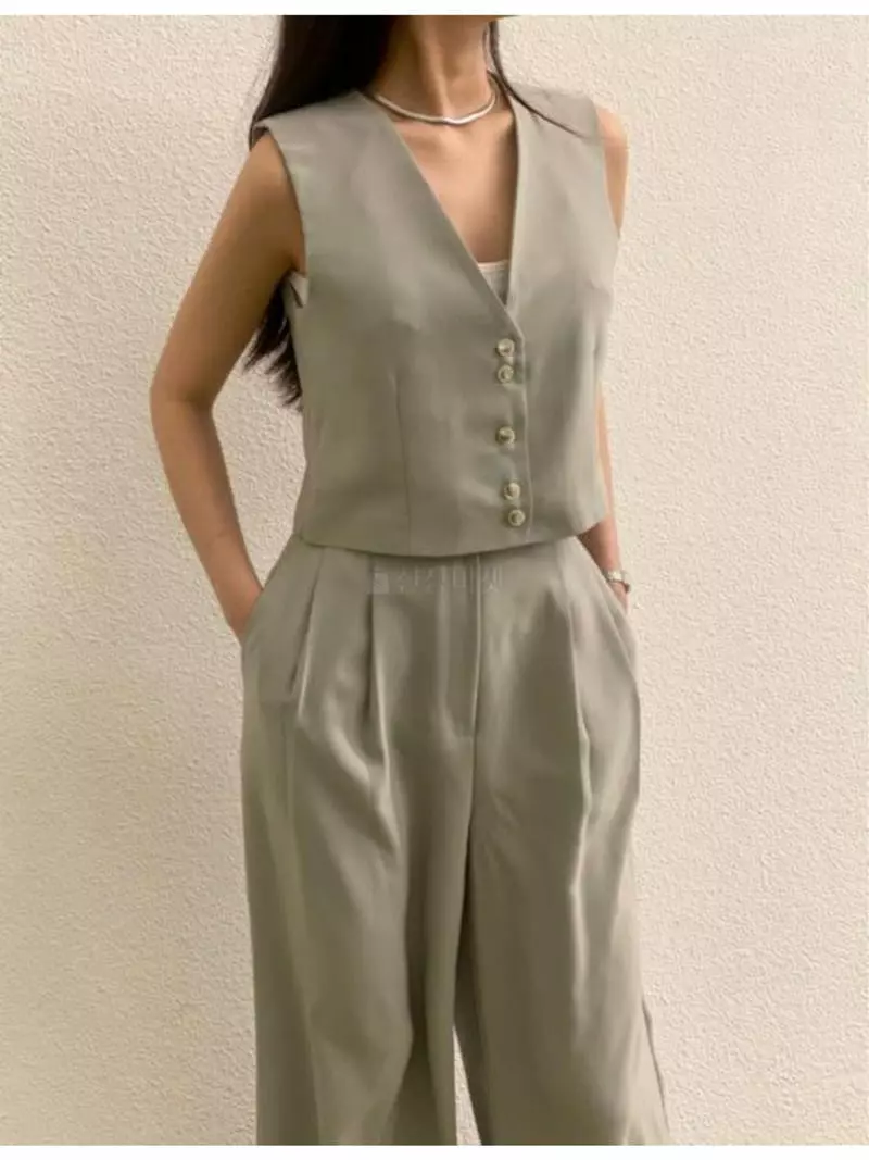 Howl - Korean Women Fashion - #pursuepretty - Tap Mini Vest - 2