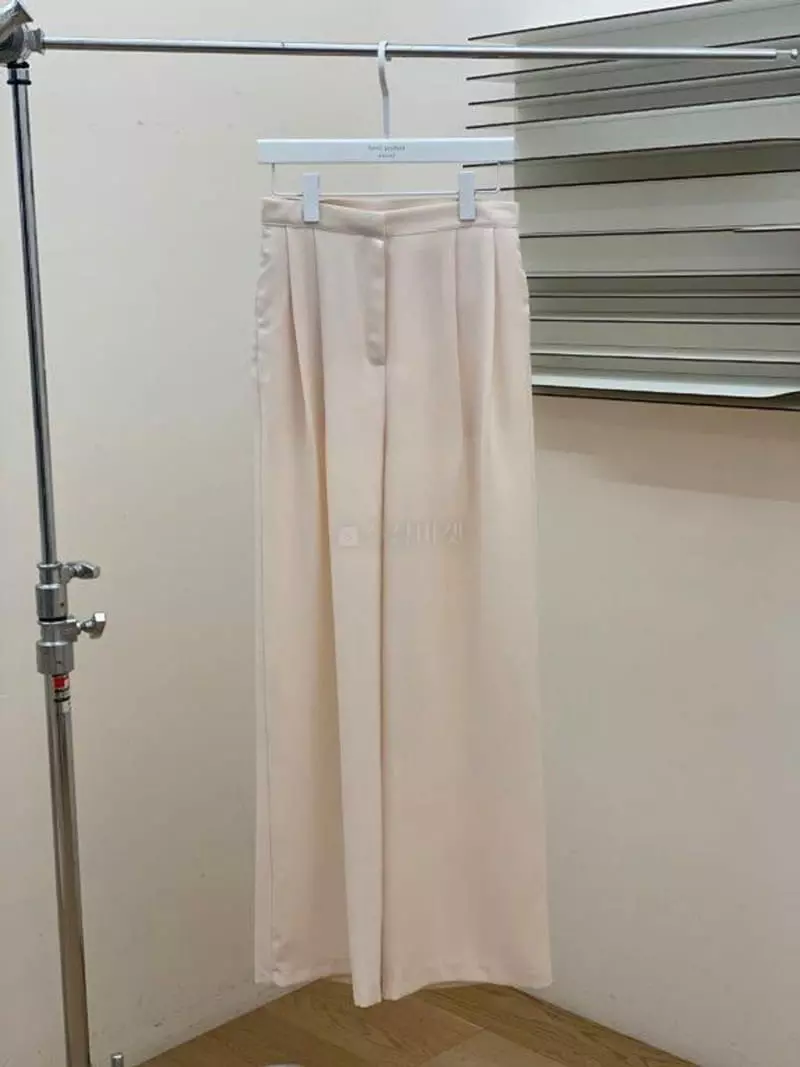 Howl - Korean Women Fashion - #pursuepretty - Two Tuck Wide Pants - 4