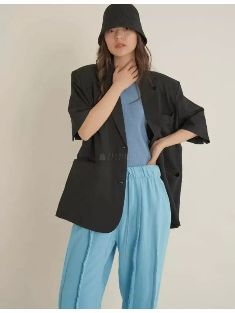 Howl - Korean Women Fashion - #vintageinspired - Pum Over Jacket - 3