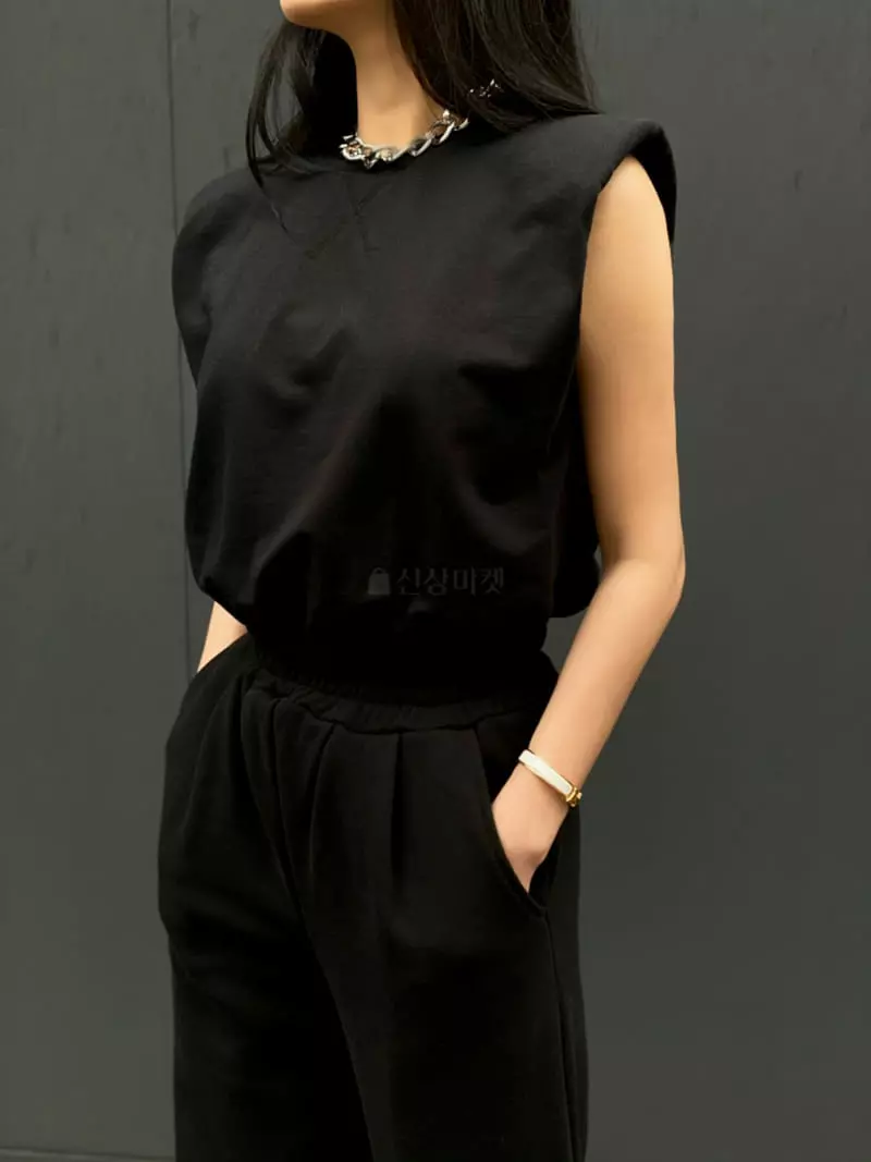 Howl - Korean Women Fashion - #vintagekidsstyle - Pad Banding Sleeveless - 3