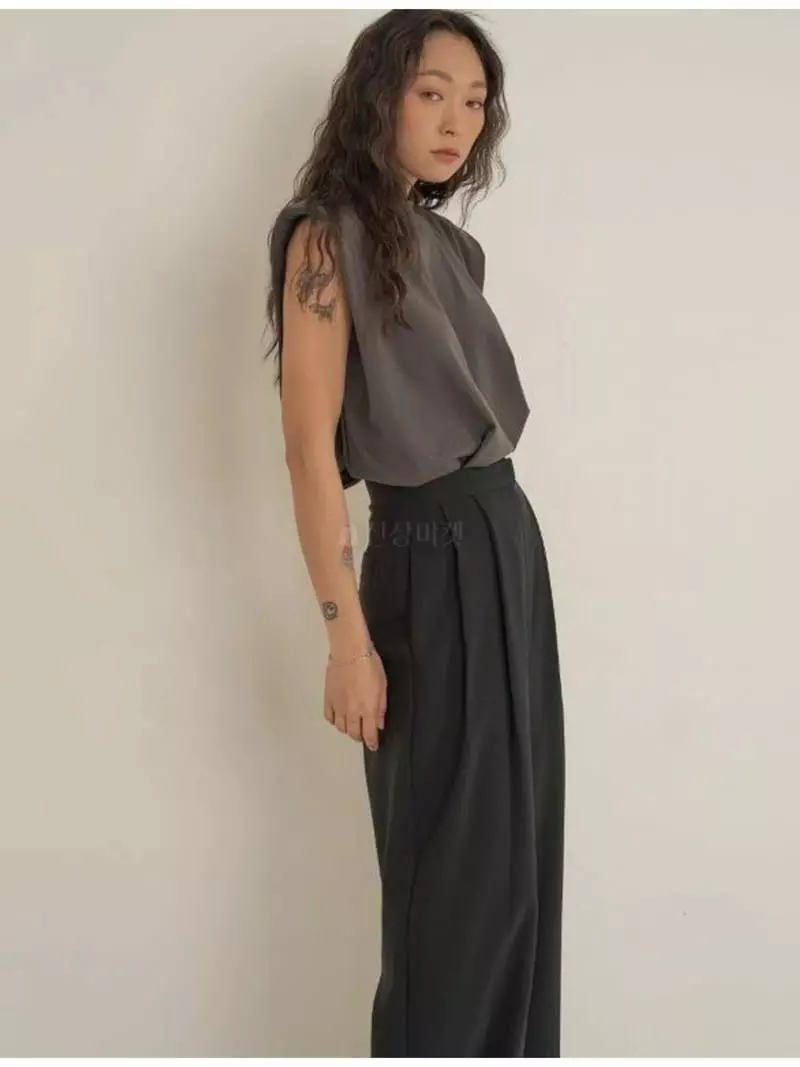 Howl - Korean Women Fashion - #momslook - Silket Pad Tee - 4