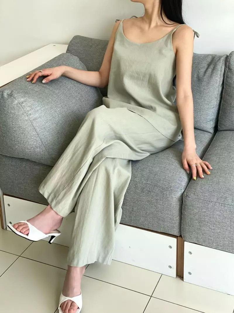 Howl - Korean Women Fashion - #womensfashion - Wide Two Tuck Pants - 2